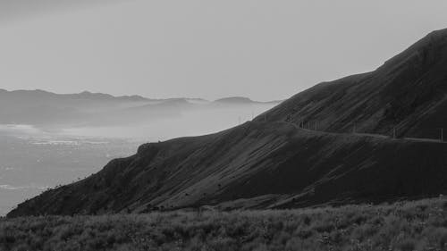 Darmowe zdjęcie z galerii z czarno-biały, droga, góra