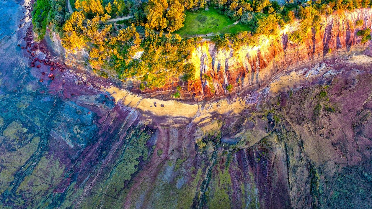 Foto Pemandangan Atas Pulau