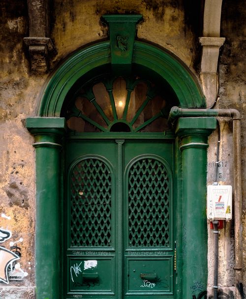 Free A striking green arched door in Istanbul, showcasing historic architecture. Stock Photo