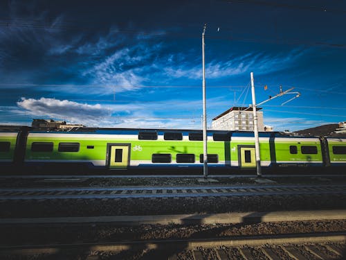 Kostnadsfri bild av blå himmel, järnväg, modern