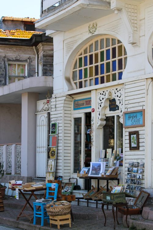 Free Discover this quaint outdoor bookstore facade in Heybeliada, Istanbul, showcasing unique architectural details. Stock Photo