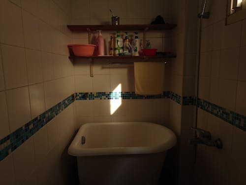 Kostenloses Stock Foto zu badewanne, badezimmer, dunkel