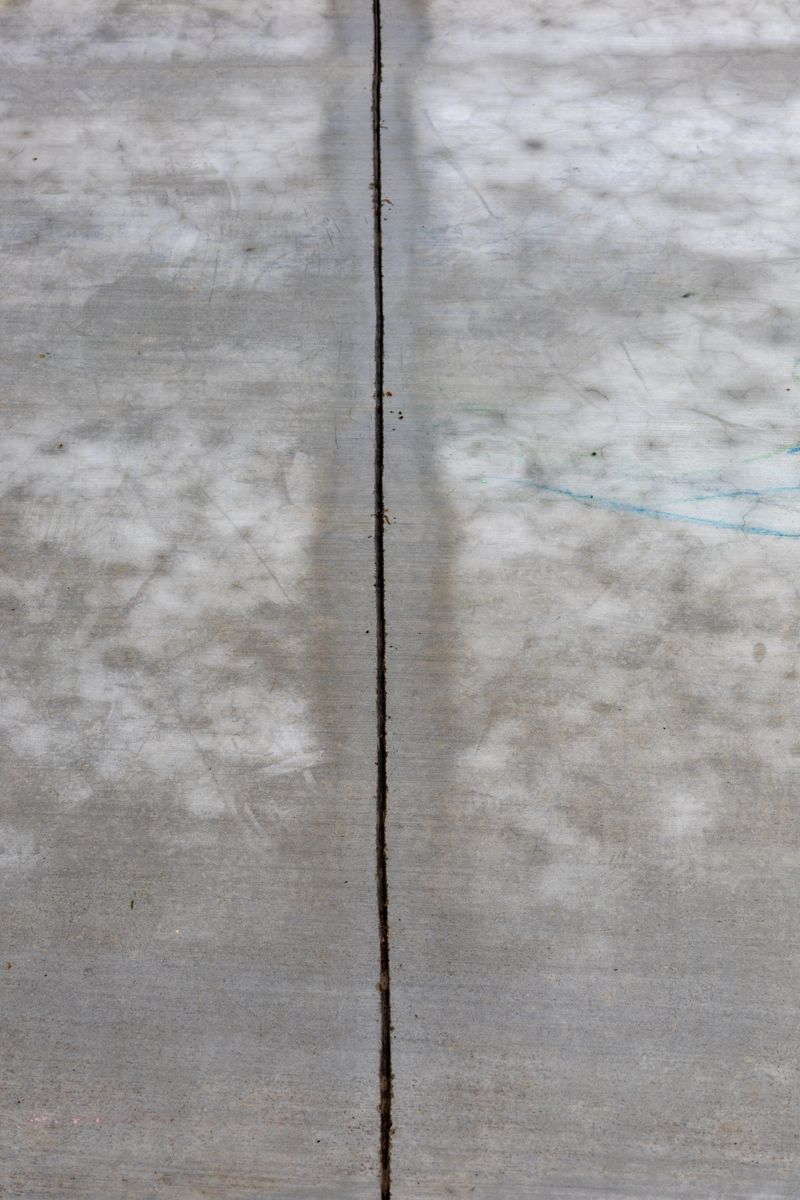 Cracked retaining wall requiring repair
