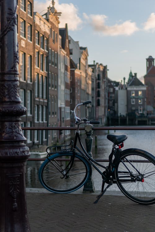 Immagine gratuita di amsterdam, bicicletta, canale