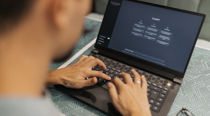 Prompt engineering : 5 techniques pour tirer le meilleur des IA en 2026