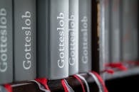 Gotteslob Book Shelf