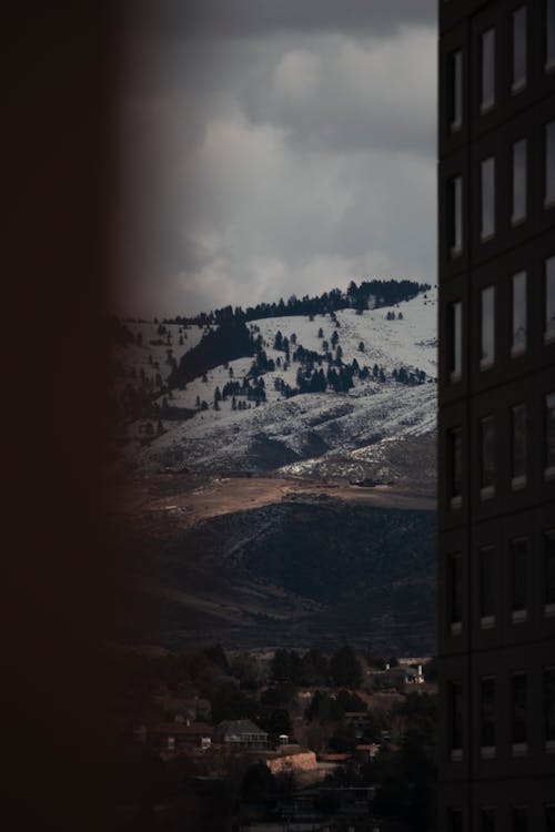 Základová fotografie zdarma na téma apartmány, exteriér budovy, kopec