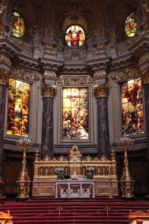 Bezpłatne Pusta Sala Katedralna Zdjęcie z galerii