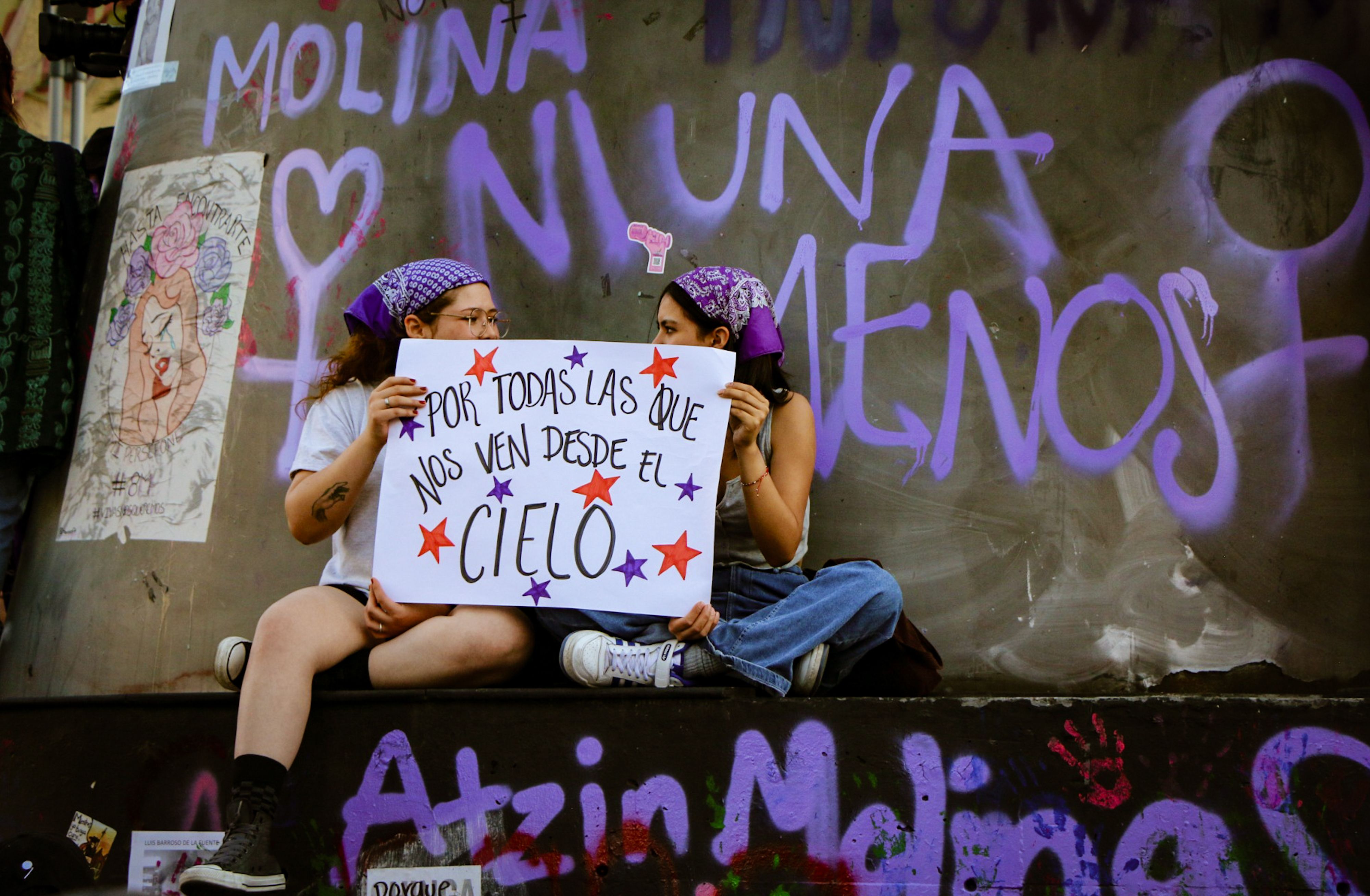 ¿Podemos proteger a los jóvenes de los peligros de la inteligencia artificial y abrirles oportunidades globales?