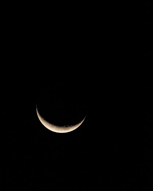 Free A stunning crescent moon against a black night sky, captured in Ciudad de México. Stock Photo