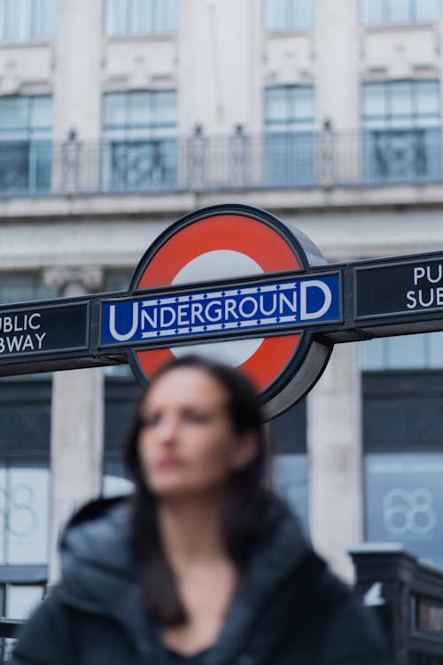 Foto stok gratis bawah tanah, Inggris, isyarat