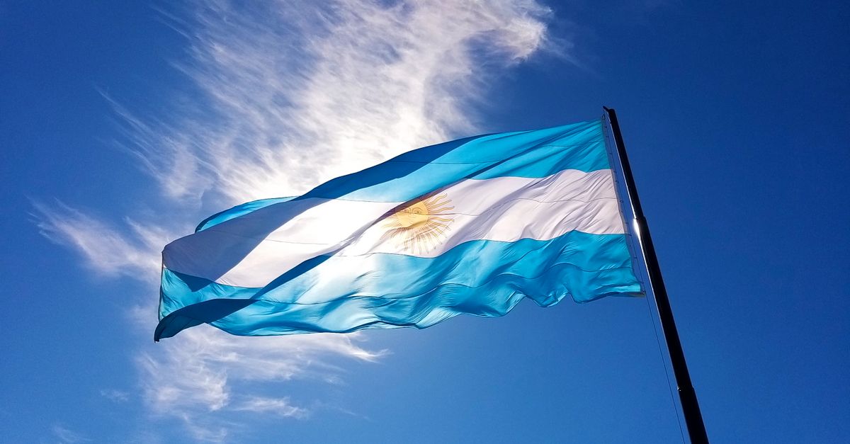 Argentina: How investors price political risk and capital controls into returns Argentina: How investors price political risk and capital controls into returns