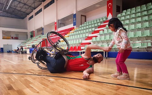 Δωρεάν στοκ φωτογραφιών με αθλητής, αναπηρική καρέκλα, άνδρας