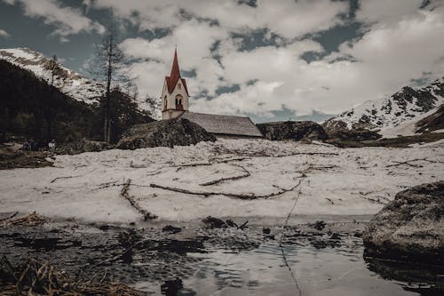 Besneeuwde Bergen