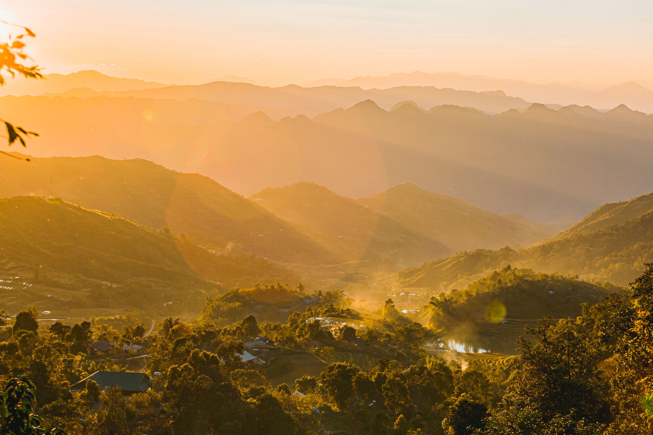 Led Lighted Valley Valley Illuminated by the Rising Sun · Free Stock Photo