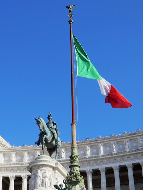 Fotos de stock gratuitas de asta de bandera, bandera, bandera italiana