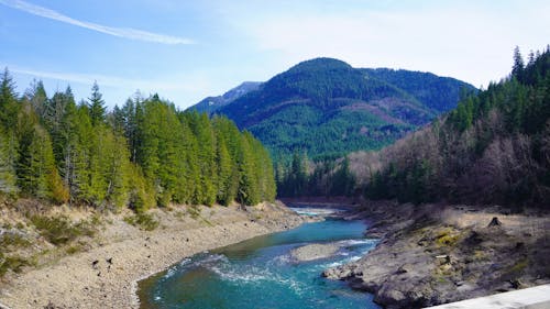 Kostenloses Stock Foto zu bach, berg, drohne erschossen