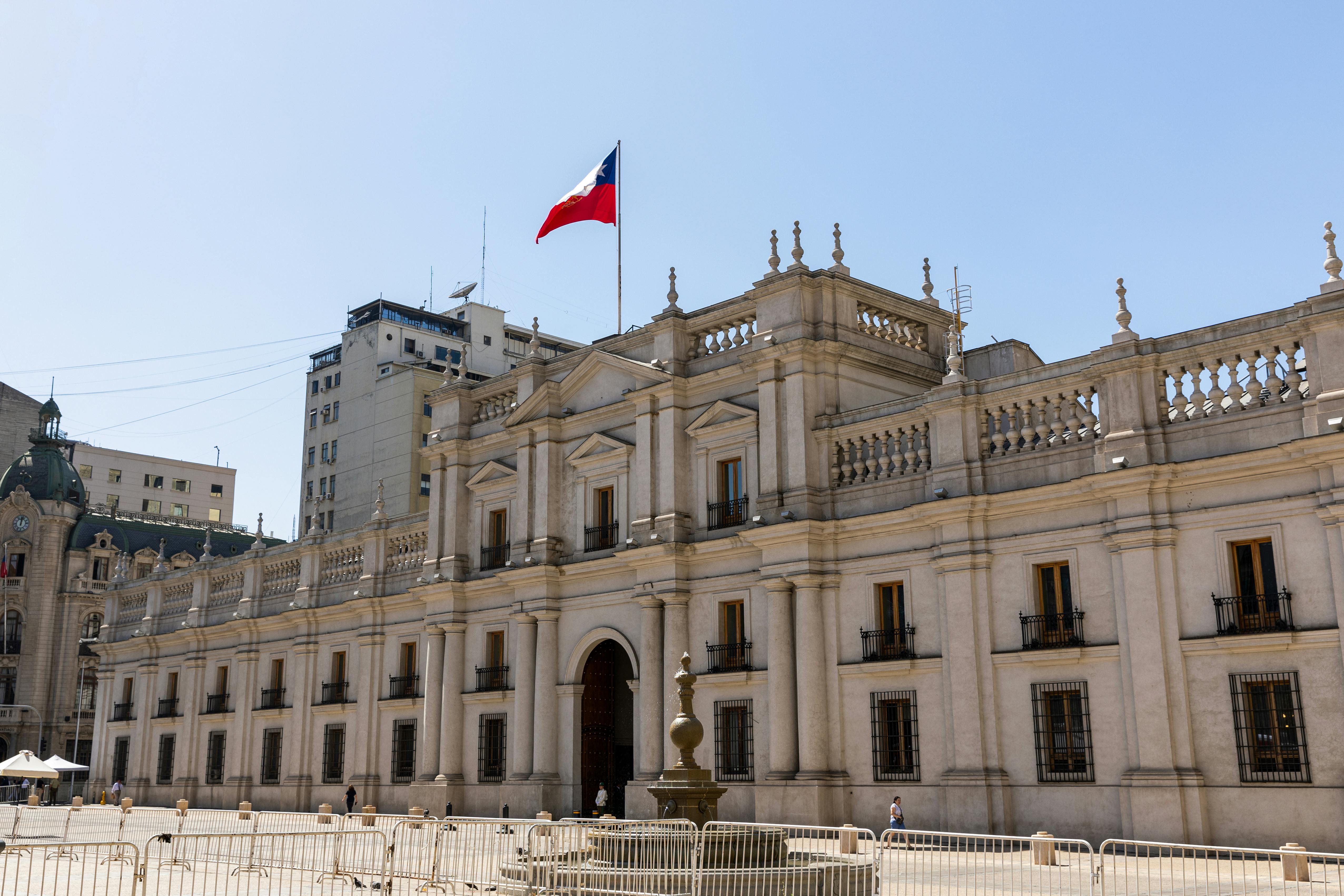 lo moneda palace in chile