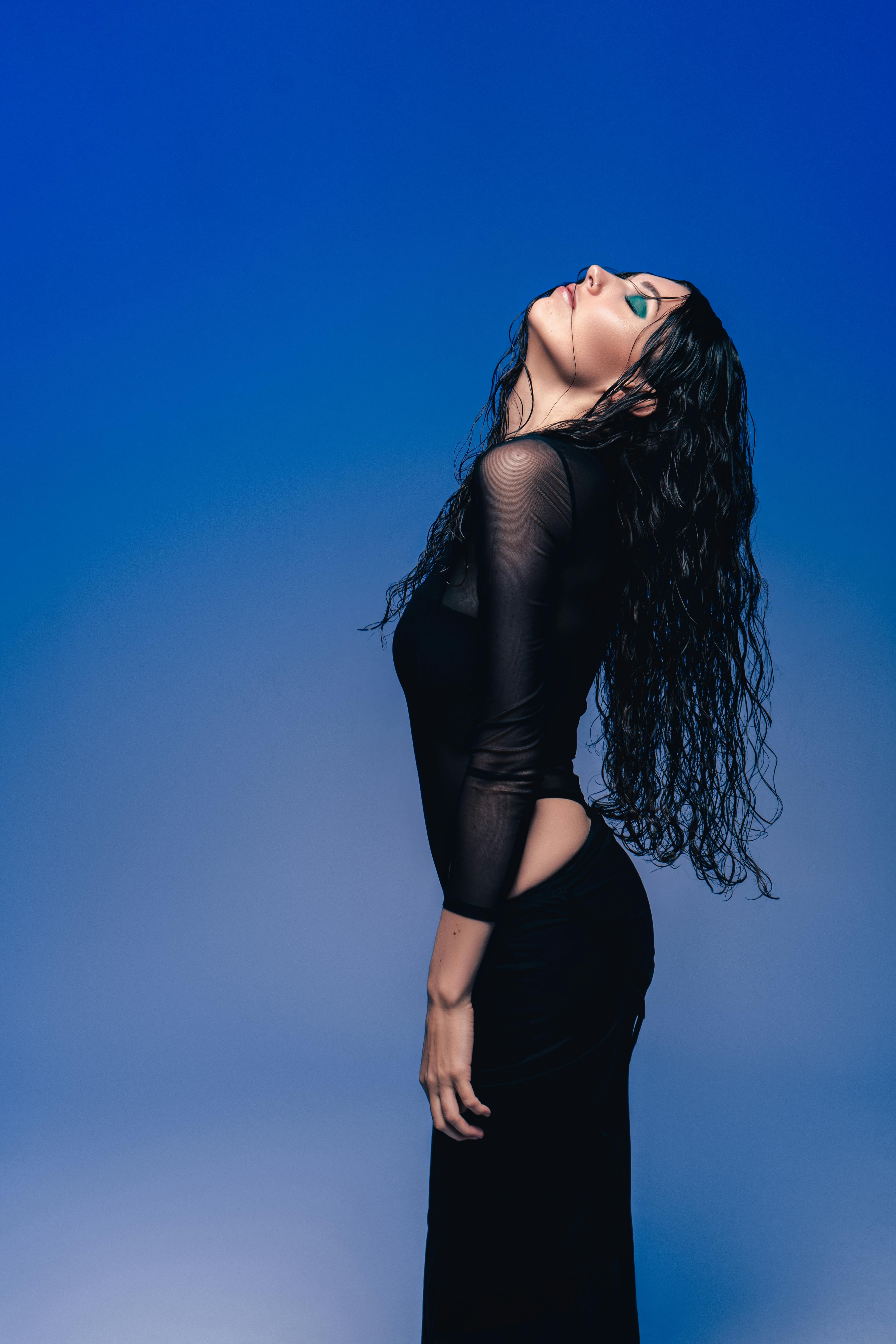 Moen Raza Model Photos, Download The BEST Free Moen Raza Model Stock ...