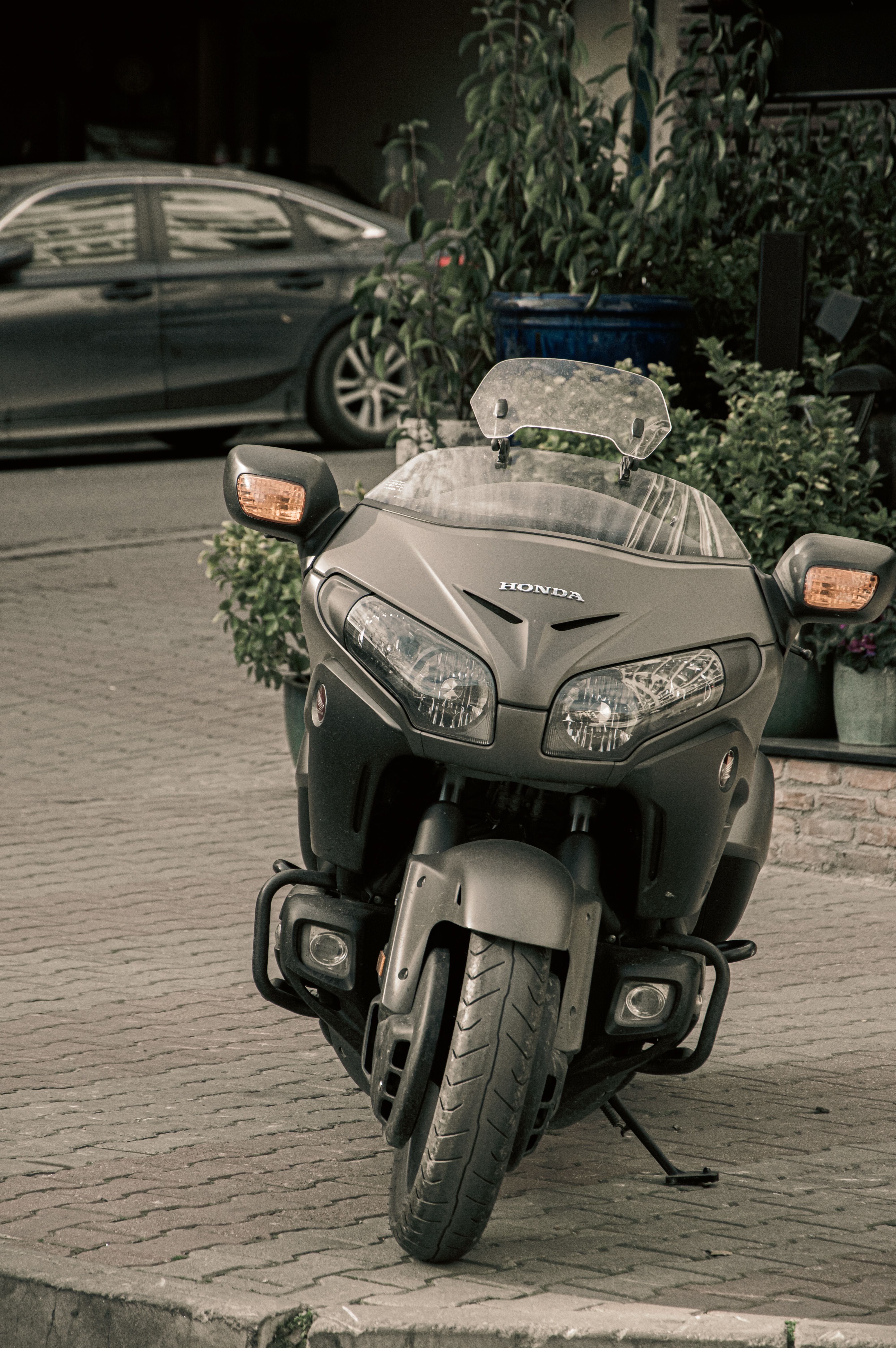 Honda motorcycle for sale in Hạ Long, Vietnam: Legal Guide, Costs, and Buyer Considerations
