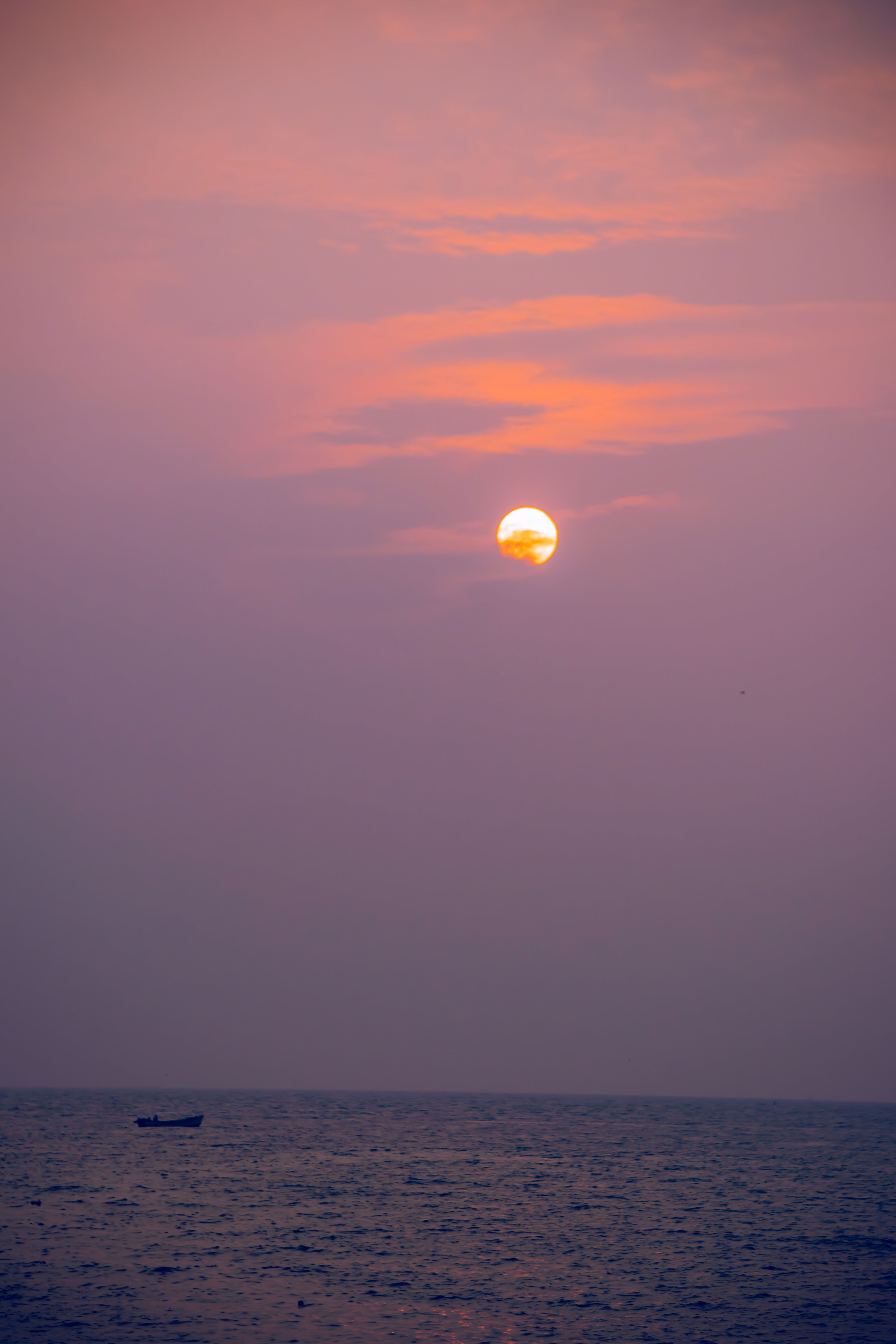 Sunset Over the Calm Sea · Free Stock Photo