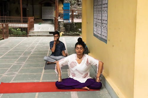 Foto profissional grátis de yoga meditação