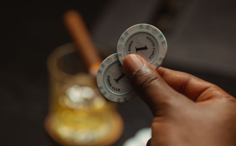 Online Casino: Spielautomaten und Live-Spiele im Überblick