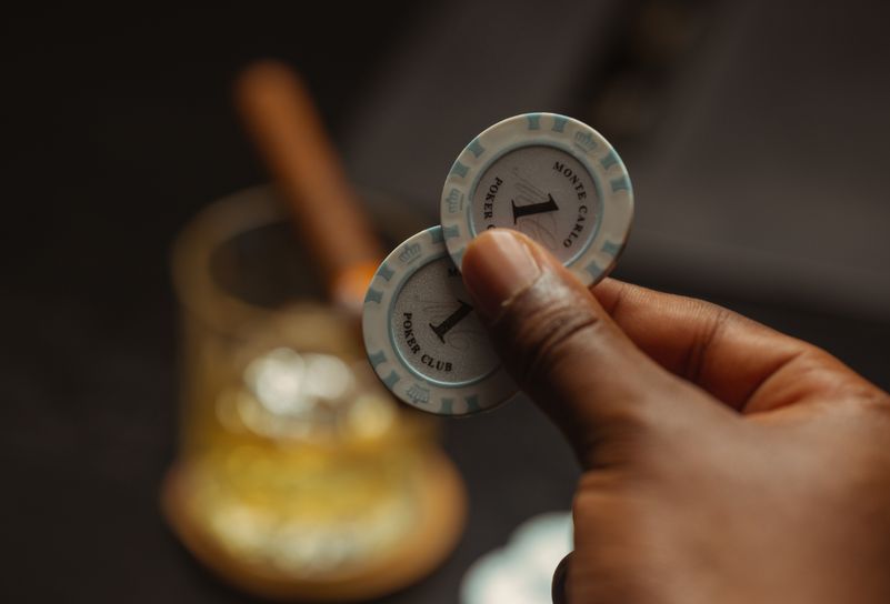 Online Casino: Spielautomaten und Live-Spiele im Überblick