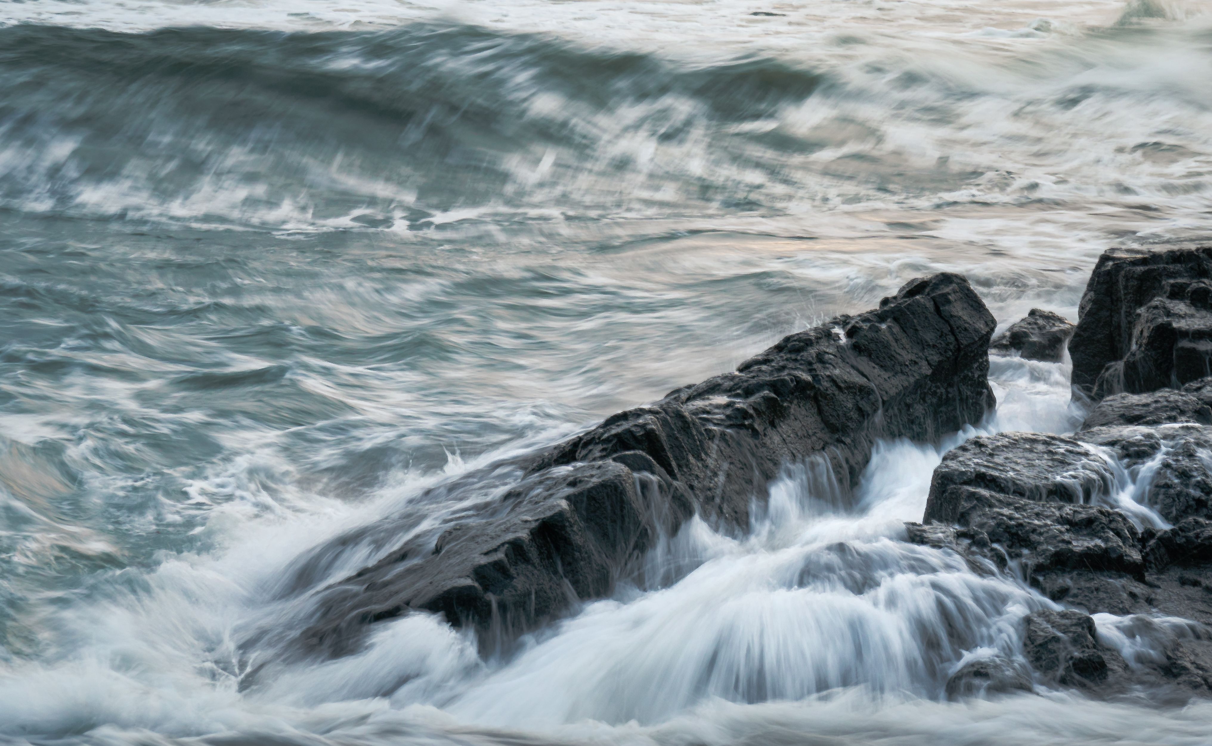 Rough sea · Free Stock Photo
