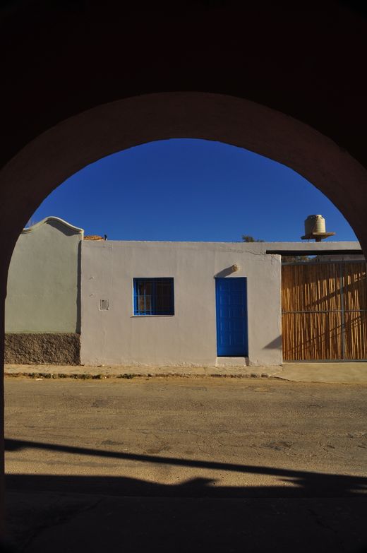 Sunlit arched doorway — Carolina Herran on Pexels