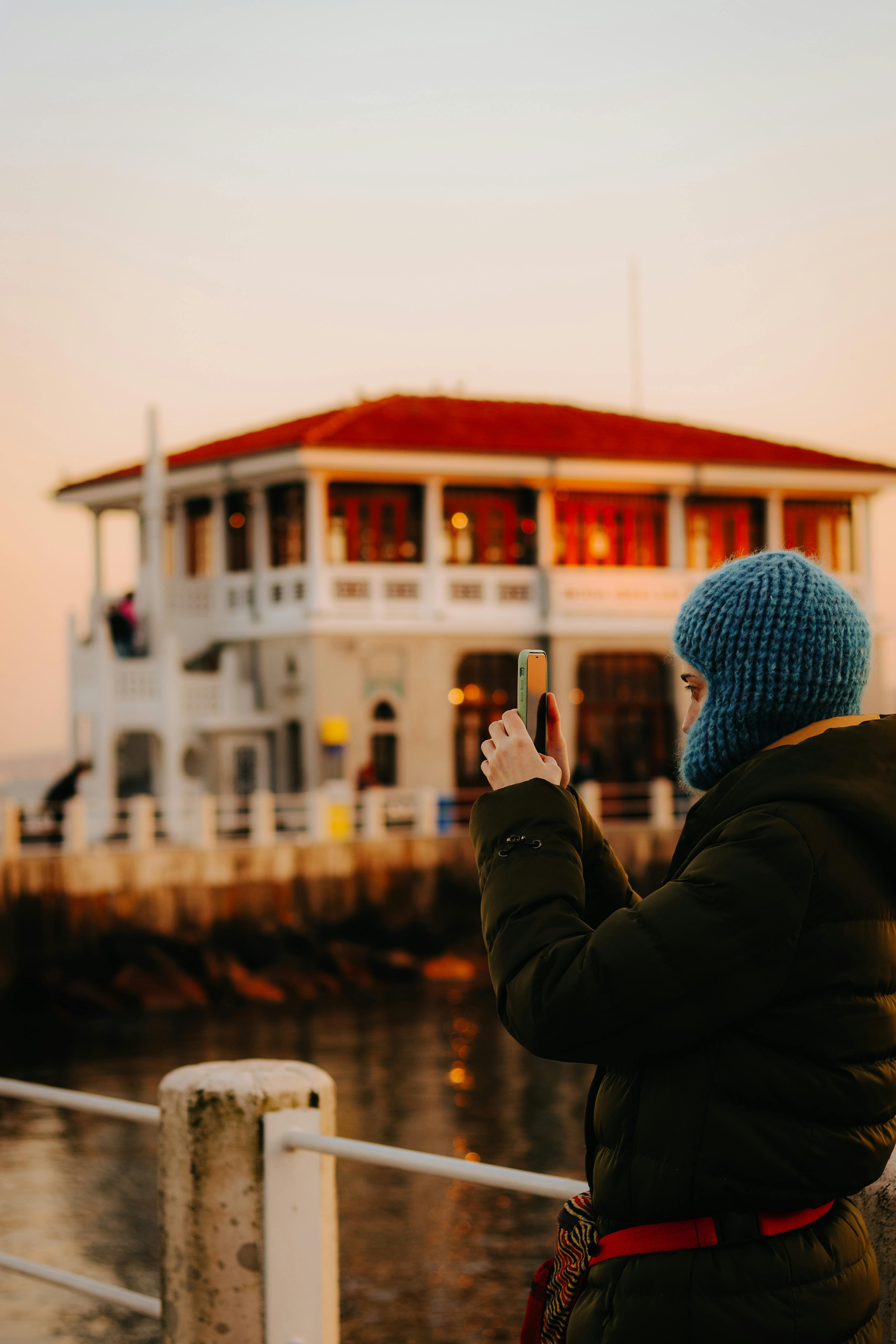 Zadarmo Fotobanka s bezplatnými fotkami na tému architektúra, breh, bunda Fotka z fotobanky
