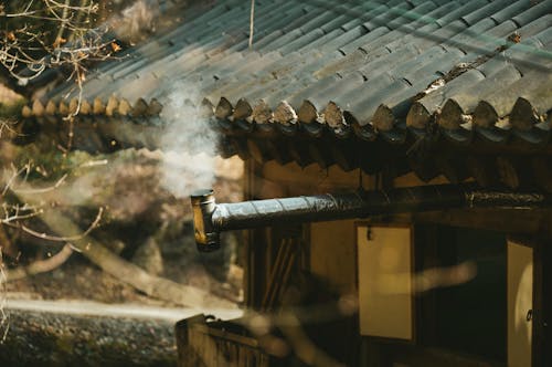 Безкоштовне стокове фото на тему «Будинки, дим, димохід»