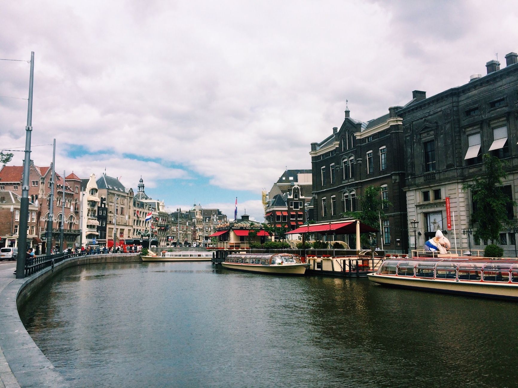 Regio Zwolle onderneemt met krekelburger en binnenzeehaven