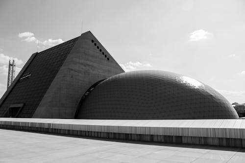 Fotos de stock gratuitas de arquitectura moderna, blanco y negro, ciudad