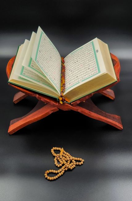 Hikmah dan Keutamaan Mengamalkan Al-Baqarah Ayat 43 Hikmah dan Keutamaan Mengamalkan Al-Baqarah Ayat 43