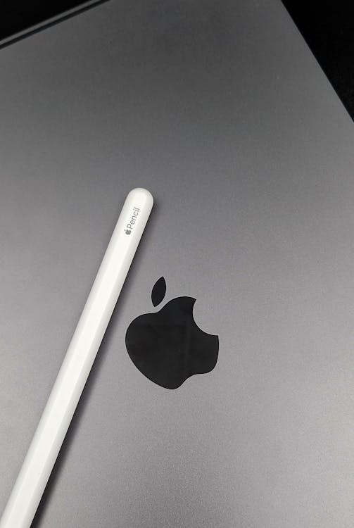 iZone Digital - Your Apple Store Mumbai