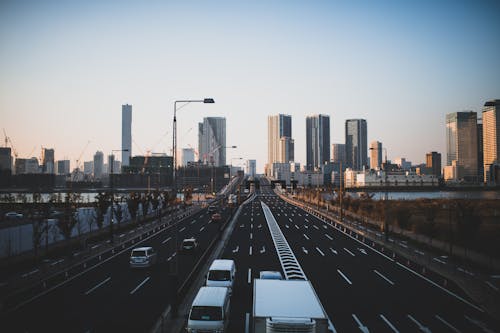 Fotobanka s bezplatnými fotkami na tému architektúra, autá, budovy