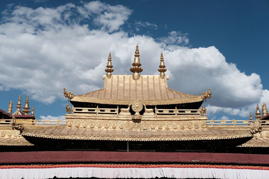 Lhasa, Tibet — Day 2: Jokhang Temple & Barkhor Bazaar