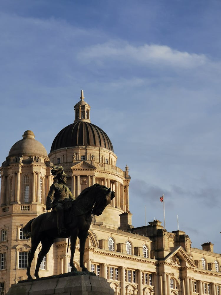 King Edward VI Statue Near Port Of Liverpool Building