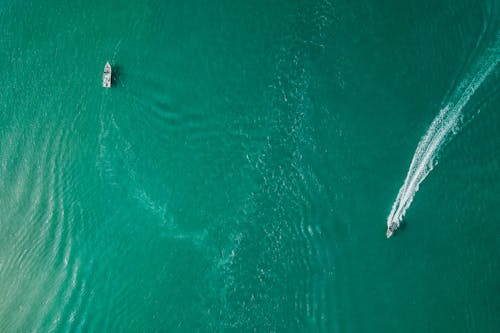 Foto profissional grátis de barcos, fotografia aérea, lancha