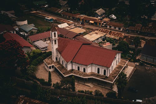 Foto profissional grátis de aerofotografia, capela, cobertura