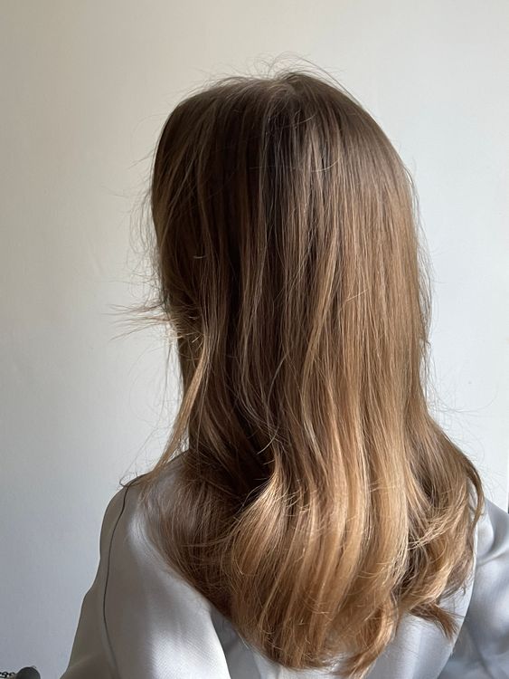 referensi rambut ash brown kulit sawo matang dengan tampilan cokelat dingin