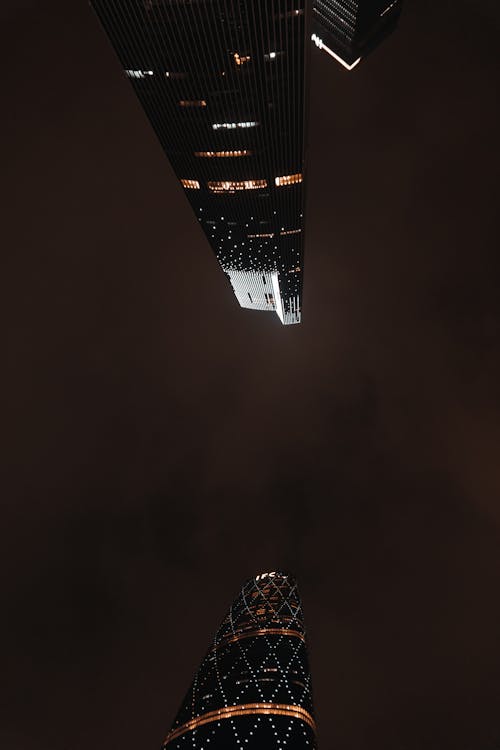 高層ビルのワームビュー写真