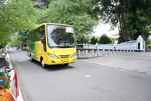 otobüs, şehir seyahati içeren Ücretsiz stok fotoğraf