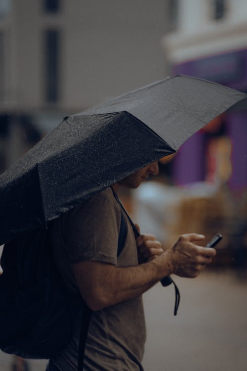 Immagine gratuita di città, meteo, ombrello