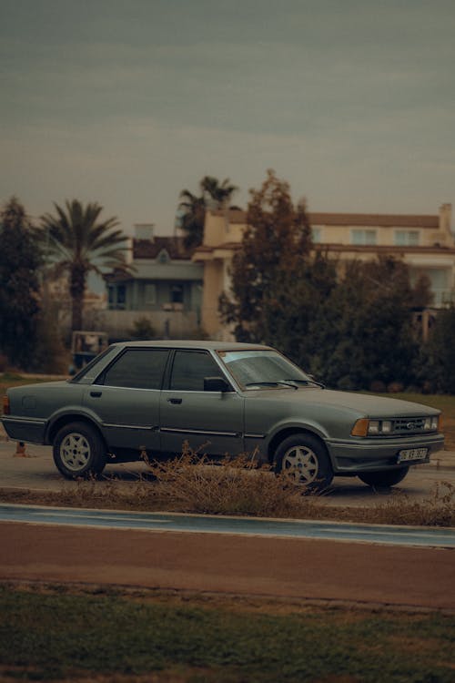 Foto profissional grátis de automóvel, carro antigo, cidade