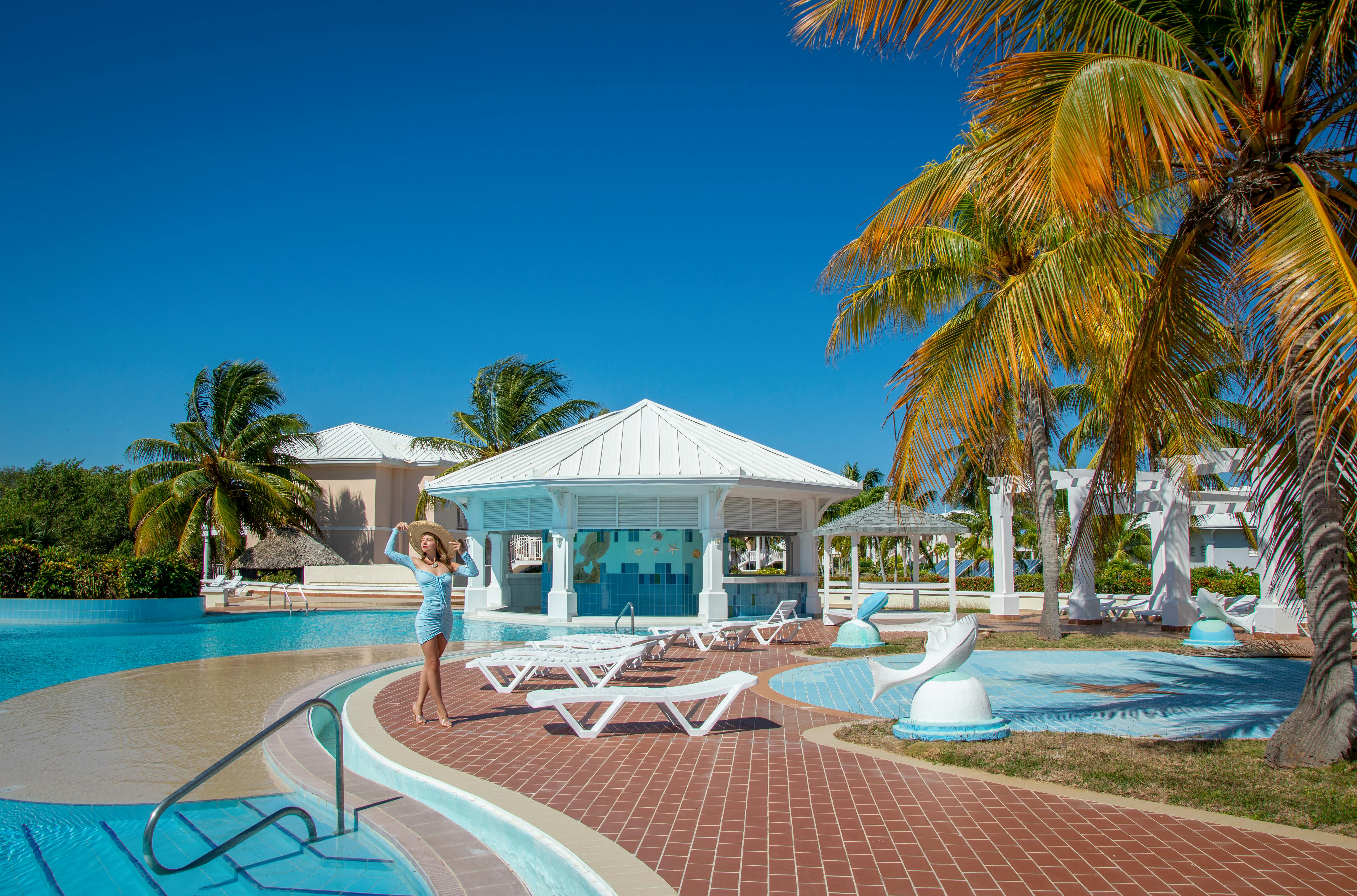 TUI combines holidays and lifestyle: new brand shop successfully launched — Photo by Vika Glitter on Pexels