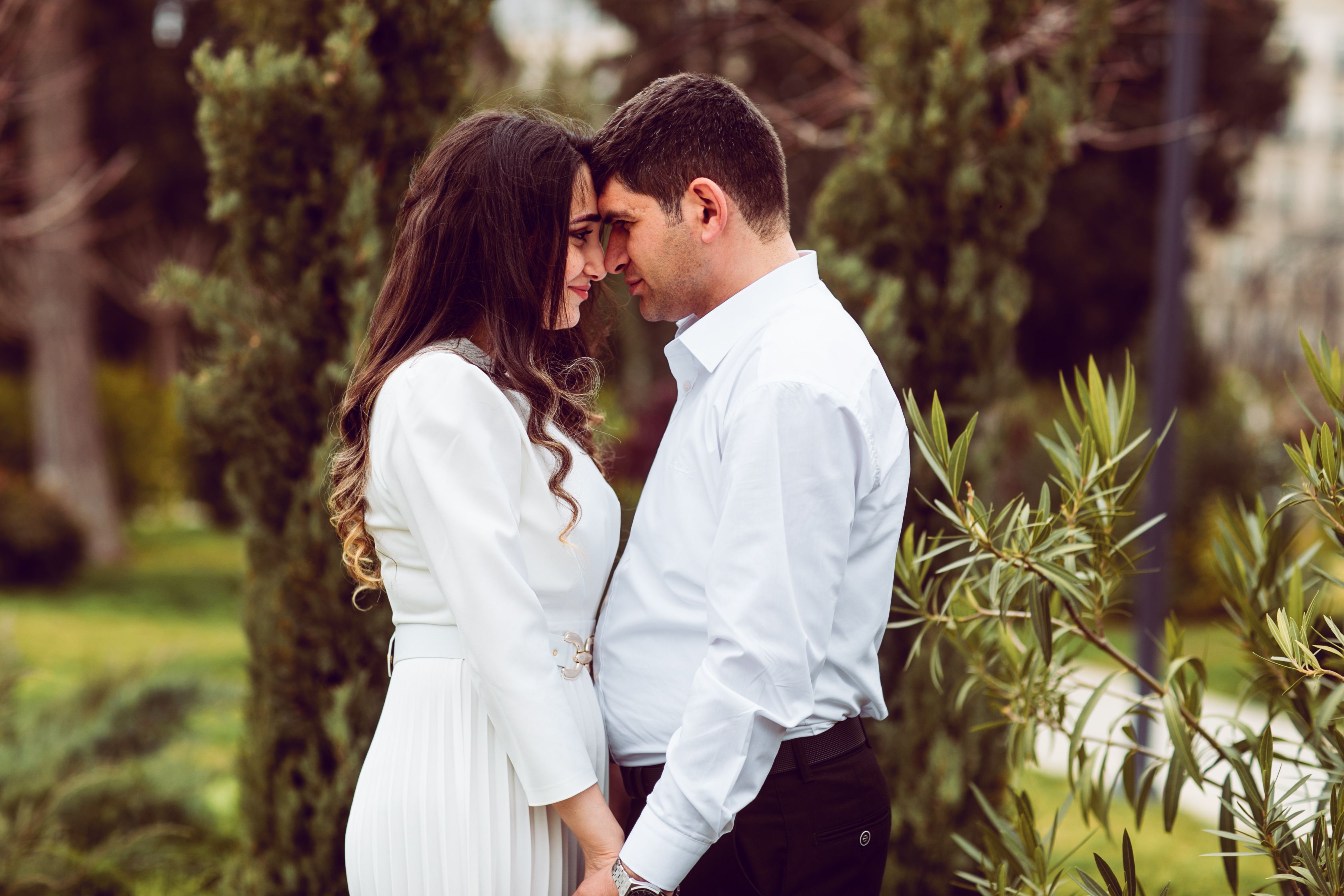 How do AI romances affect real relationships? — Photo by Photographer Sanan on Pexels