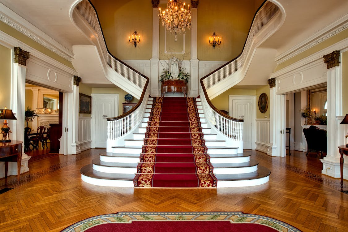 Tapis D'escalier Floral Rouge Et Marron