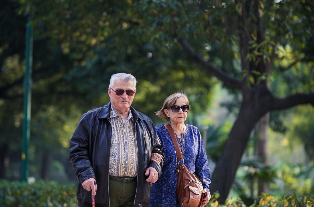 Online dating: starting a conversation on a niche platform
